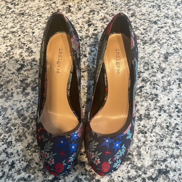 Indigo Rd Pumps - Picture 3 of 6